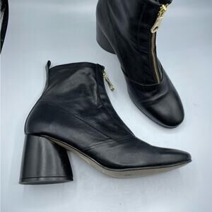 Intentionally Blank Black Leather Chunky Heel Front Zip Ankle Boots Booties 11
